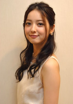 佐々木希の身長差に注目 モデル仲間や共演者と比較 同身長は エントピ Entertainment Topics