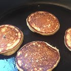 [Homemade] Starting the New Year off right with fluffy ricotta hotcakes.