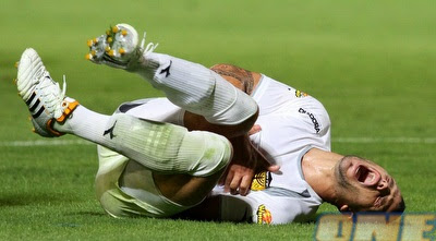 קובי מויאל נאנק מכאבים (שי לוי)