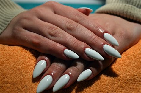 acrylic nails