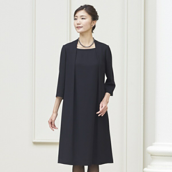 夏用ブラックフォーマル ボックスタックのサマーフォーマルワンピース 喪服 化粧品 礼服 葬儀 ソックス レディース ソリテール Soriteal 丸井 マルイ 店 美人見え を引き出す凛とした装い