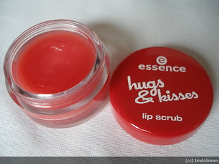 Exfoliante de labios Hugs & Kisses de Essence