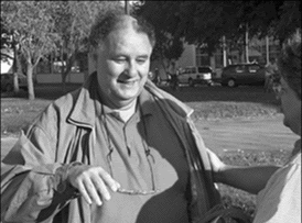  Desde 1984, Benigno Torres  está radicado en Suecia.