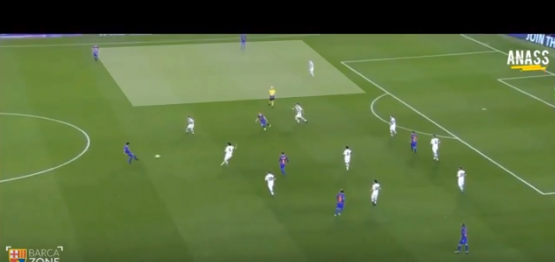 ギャップで受ける 攻撃 ミッドフィルダーの技術 サッカー技術 戦術動画データベース
