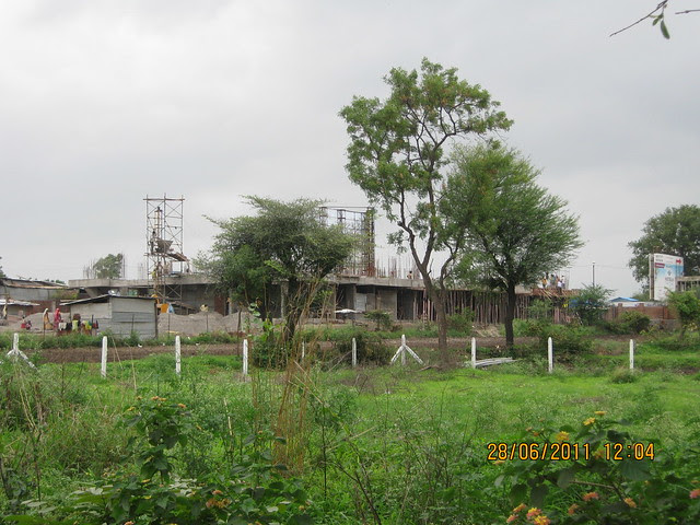 A Building of Siddhi Nisarg - 1 BHK 2 BHK Flats - near Hotel Master Cook - Bhumkar Vasti - Wakad - Hinjewadi Road - Pune 411 057