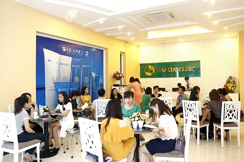 Tìm đến trung tâm làm đẹp để dưỡng trắng da khoa học và hiệu quả hơn.