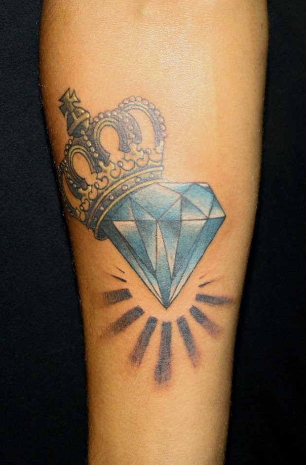 Tatuaggio con il diamante: significati e tante foto!
