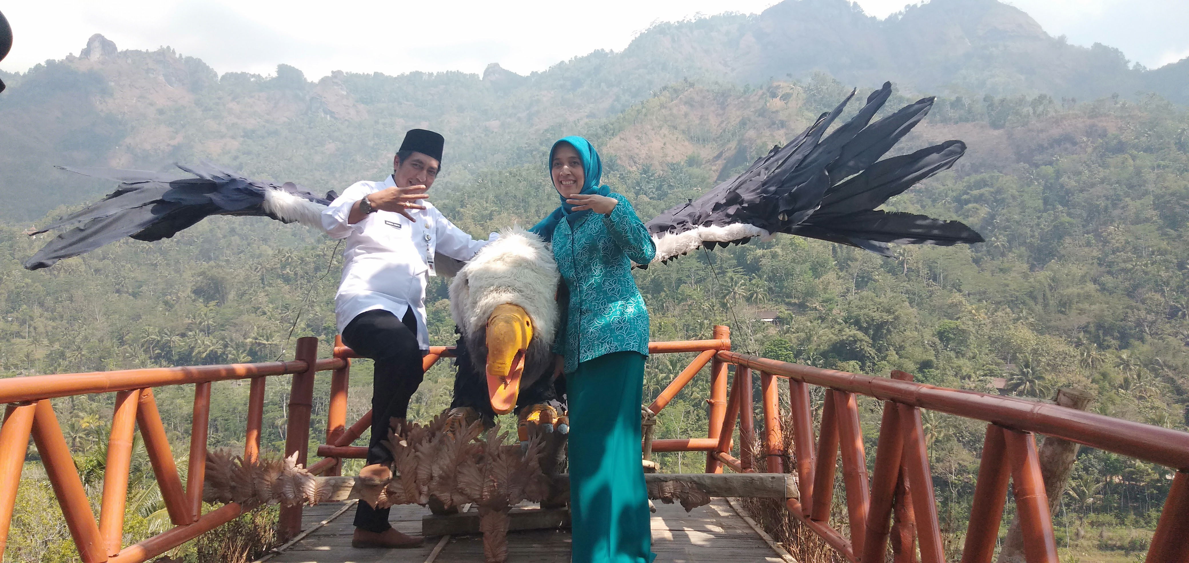 Pemandangan Alam Bukit GG Menghipnotis Wisatawan
