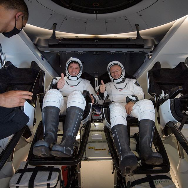 Aug02-2020-CrewDragon-splashdown2