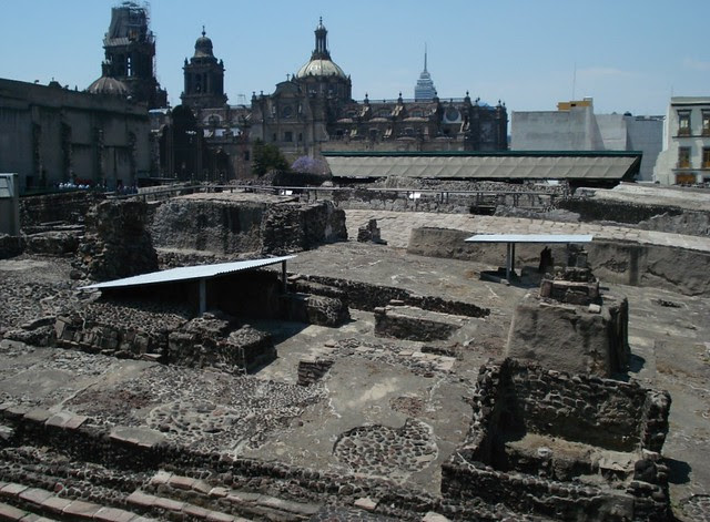 Cimientos del edificio templo mayor