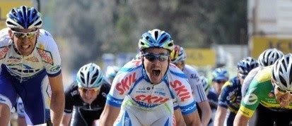 Sprint des Français Laurent Magel (centre) et Florian Vachon (droite)