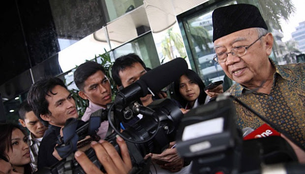 Gus Sholah: Jangan Melarang Ucapkan Selamat Natal