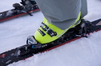 How to Keep Your Feet Warm While Skiing