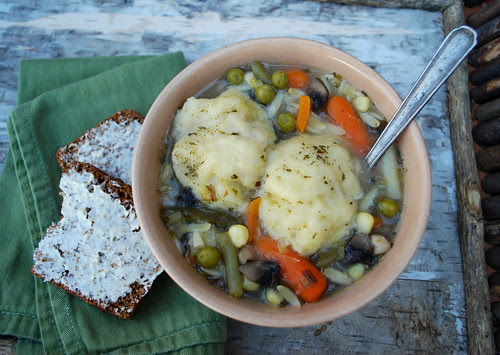 Vegetable Leek Soup with dumplings bread CU