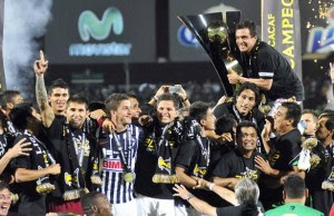 Monterrey levantó la Copa de Campeones del área en el 2012. Foto futbolred.com