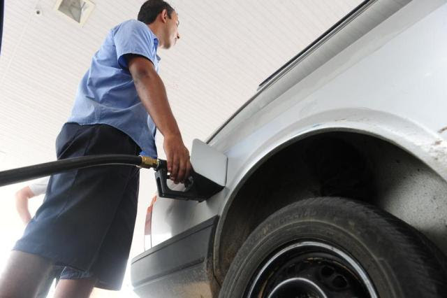O preço da gasolina não baixou? Tente trocar de posto  Roni Rigon/Agencia RBS