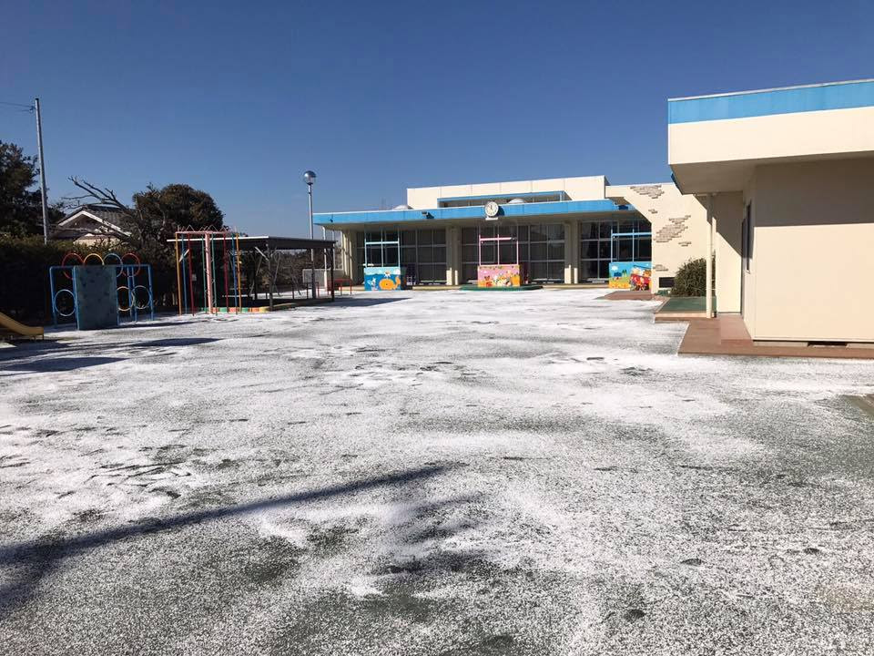 グラウンドに防塵 防霜 融雪 剤の塩化カルシウム散布時期について ヘルシー スポーツ建設株式会社