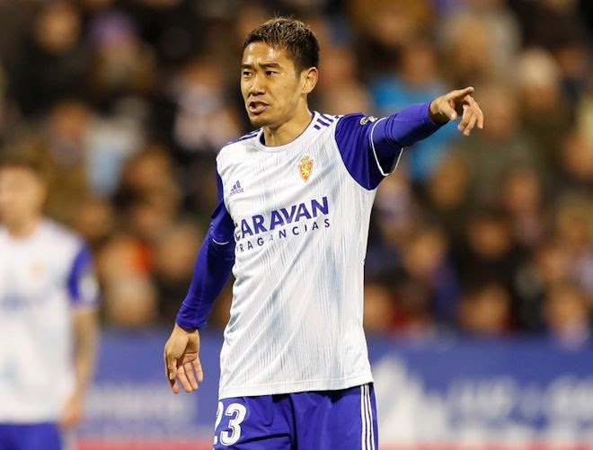 ラ リーガ２部 香川真司と柴崎岳が失意のユニホーム交換 岡崎慎司も２戦連続の先発落ちで厳しい立場に サッカーダイジェストweb
