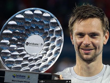 prince felipe shirtless. andy roddick shirtless 2011. d