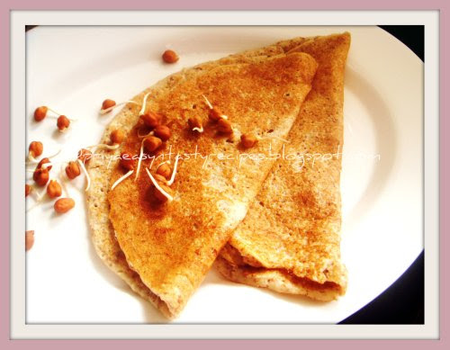 Sprouted Kala channa & Oats Dosa