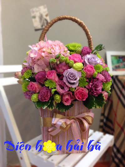 Giỏ hoa được dùng làm hoa sinh nhật. giỏ-hồng-sen-lan-tường