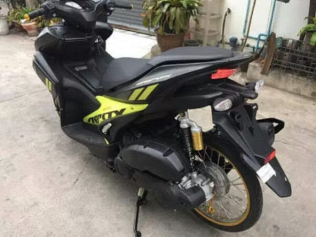 Modifikasi Yamaha Aerox 155 Pakai Ban Cacing Bikin Greget Modifikasi Yamaha Aerox 155 Pakai Ban Cacing Bikin Greget