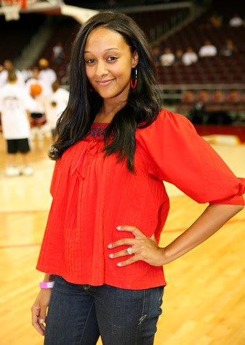 tia mowry and husband cory hardrict. Tia Mowry is enjoying the