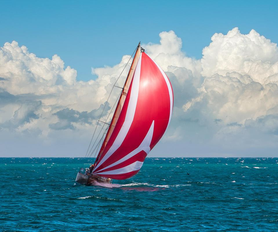 sailboats use bernoulli s principle to generate forward thrust