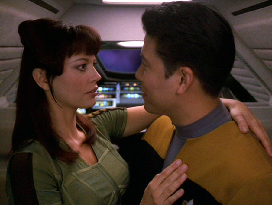 5 17 The Disease Star Trek Voyager Season 5 Episode Screencaps Synopses And Images Strekonline