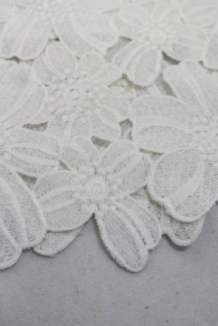 ヴァレンティノ Valentino ファーストライン フラワー レース ワンピース ホワイト レディース ミモレ丈 ワンピ 花柄 買取実績 レディースオフ