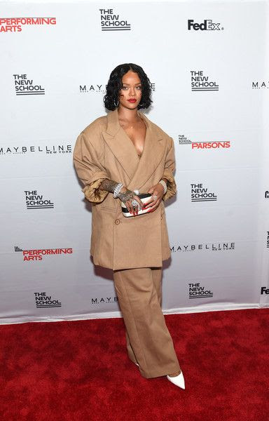  photo Rihanna69thAnnualParsonsBenefitJlPGonRIvD8l.jpg