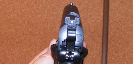 The handgun sight alignment