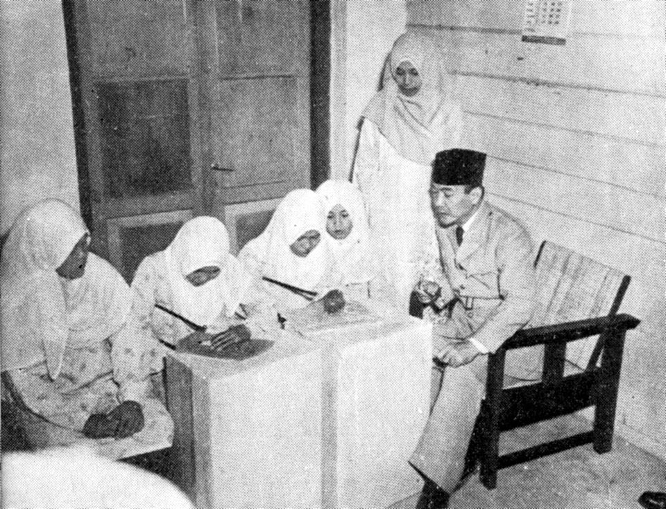 50 Kata  Bijak  Motivasi GURU  dalam Bahasa  Inggris  GURU  OR ID