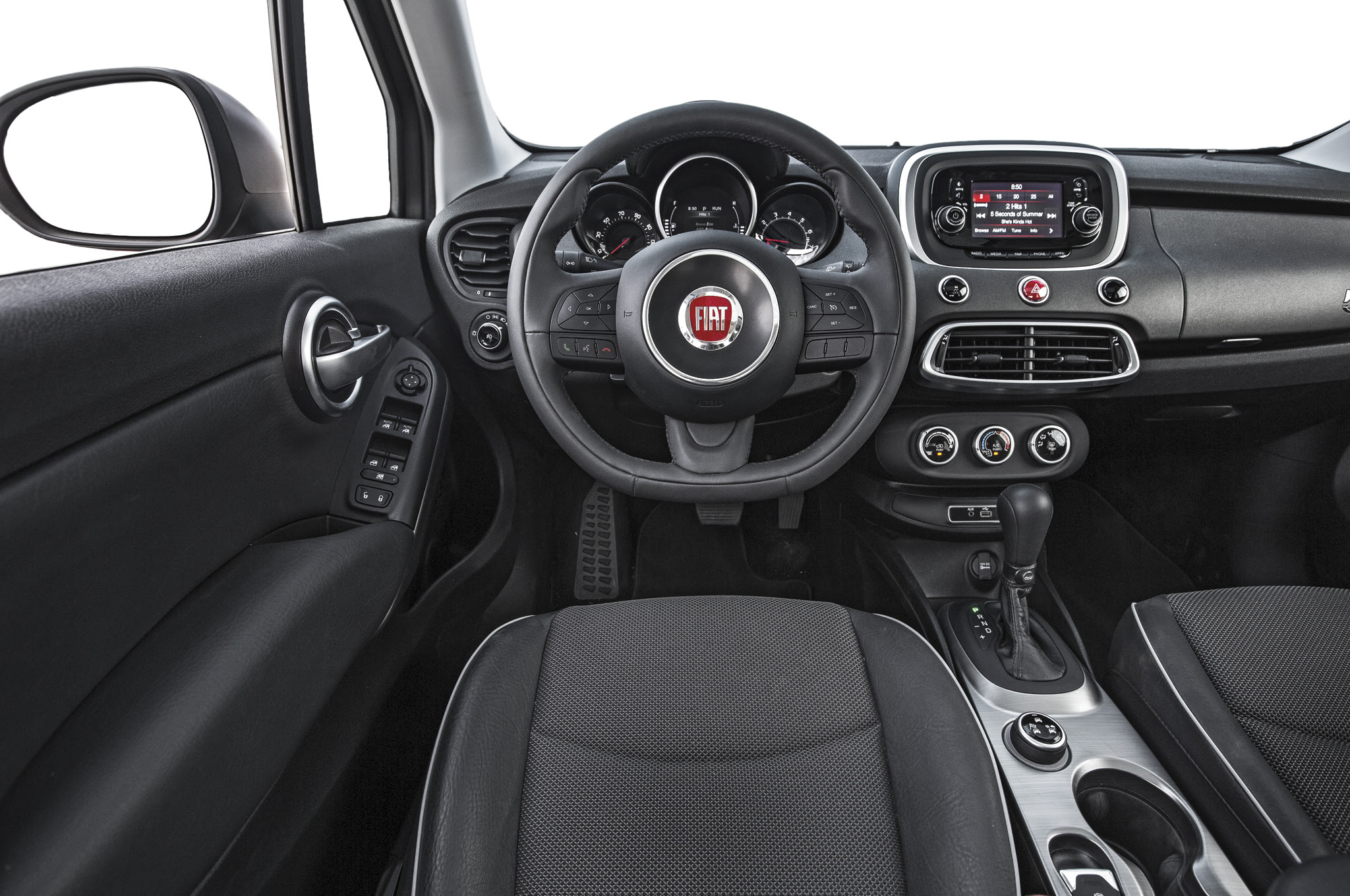 2016 Fiat 500X Trekking cockpit
