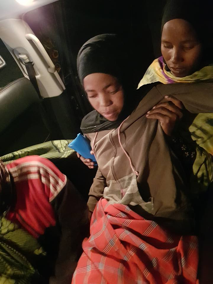 Picha: Mbunge Nyalandu awasaidia watoto wengine majeruhi 
