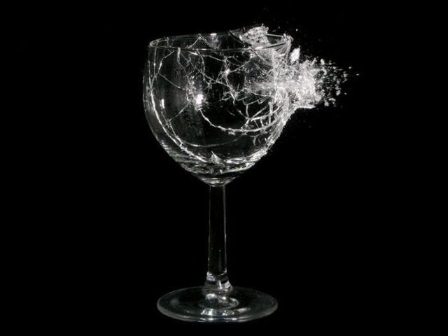 Objects shot while blowing apart (44 pics)