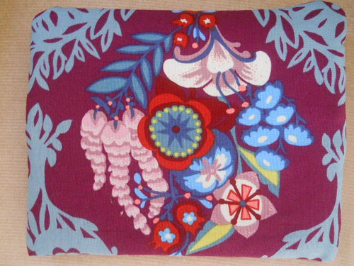 tripple zip pouch back