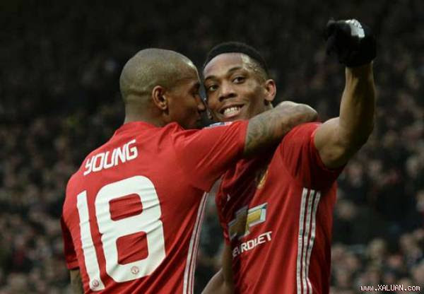 Martial ghi thêm 2 bàn, M.U mất liền 10 triệu euro