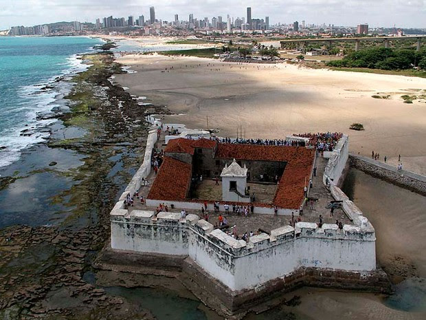 Fortaleza dos Reis Magos, na praia do Forte, é berço da história de Natal (Foto: Canindé Soares)