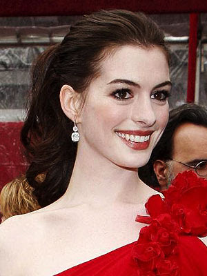 Anne Hathawaybeauty oscars 08 specials people