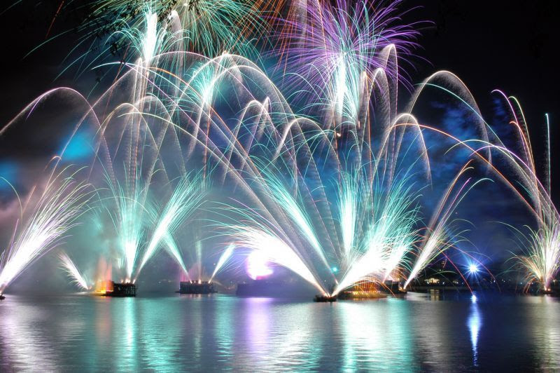 Feu Artifice Page 2