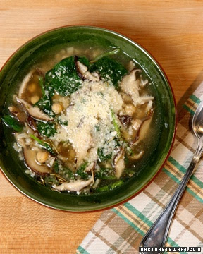 Hearty Spinach and Chickpea Soup... just made this and it