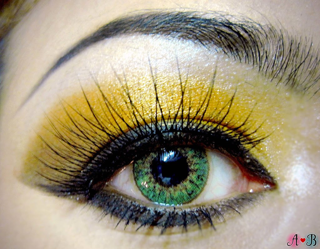 EOTD with Sleek Curacao Palette and Ballerina Eyelashes EOTD with Sleek Curacao Palette and Ballerina Eyelashes