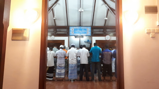  Penduduk Maldives 100 Persen Muslim