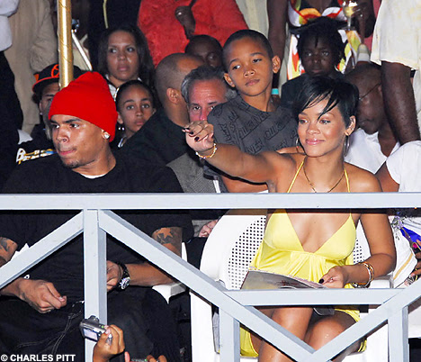 new rihanna pictures chris brown. Rihanna Chris Brown