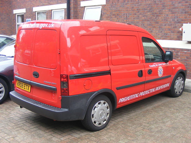 Fire Service: Vauxhall Combo CDTi KR08ETX Tyne and Wear Fire and Rescue 