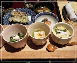 ウェスティンホテル東京内「舞」にて。白魚たっぷりの茶碗蒸しが美味♪