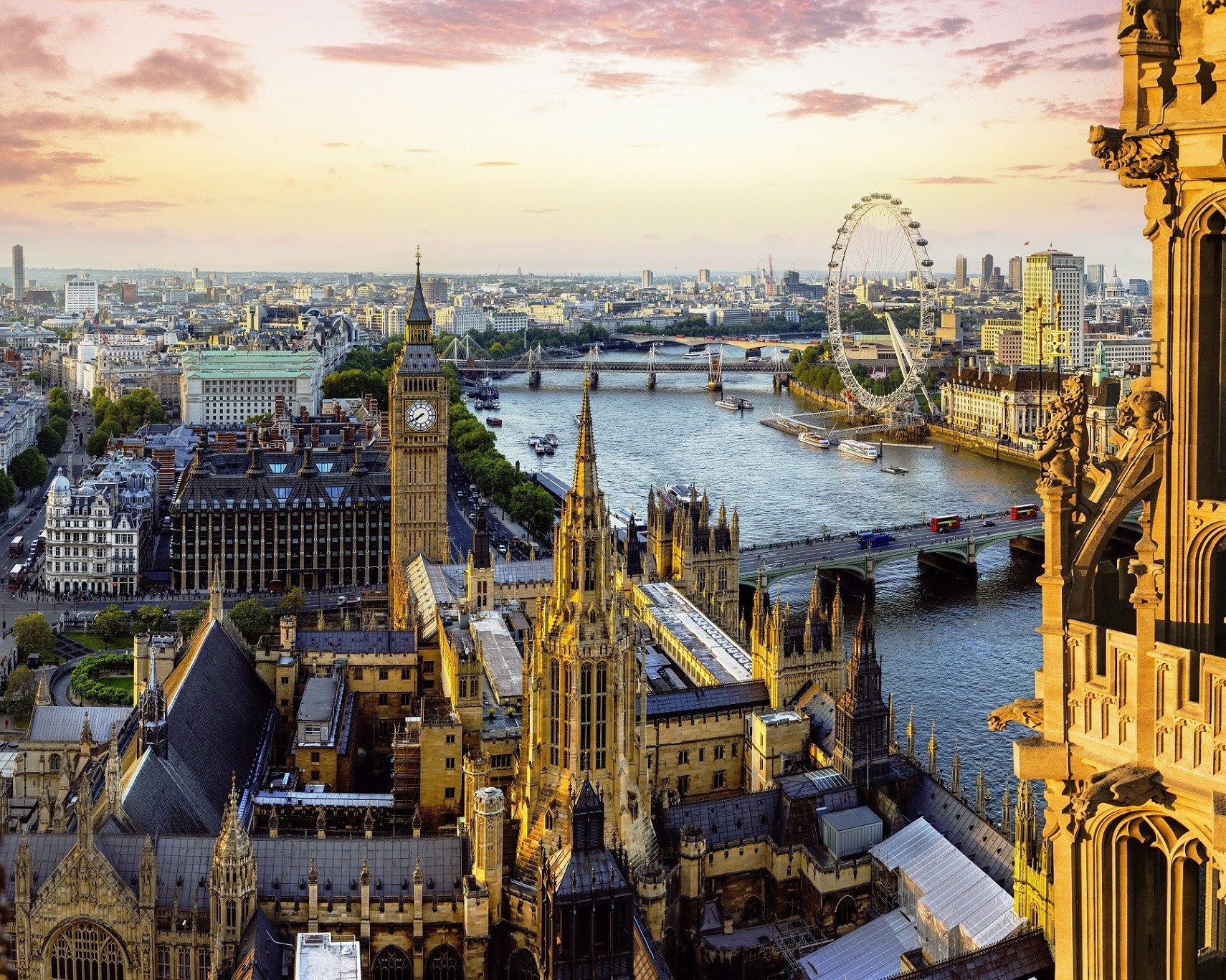 ▲英國著名景點,白金漢宮衛兵交接儀式,倫敦眼。(圖/華航提供,VisitBritain授權)