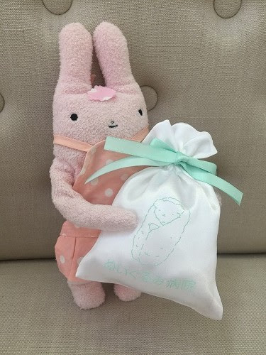 お身体に入っていた愛されお綿を ひとふさ 思い出にお持ち帰りできる ぬいぐるみ病院オリジナル 愛されお綿袋 が出来ました モフモフのお部屋