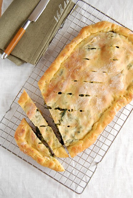 Golden mixed greens pie / Torta de verdura